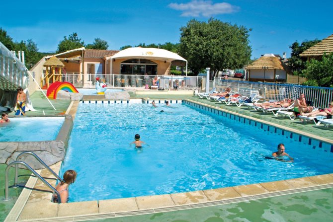 À la découverte du parc aquatique au camping Aluna Vacances